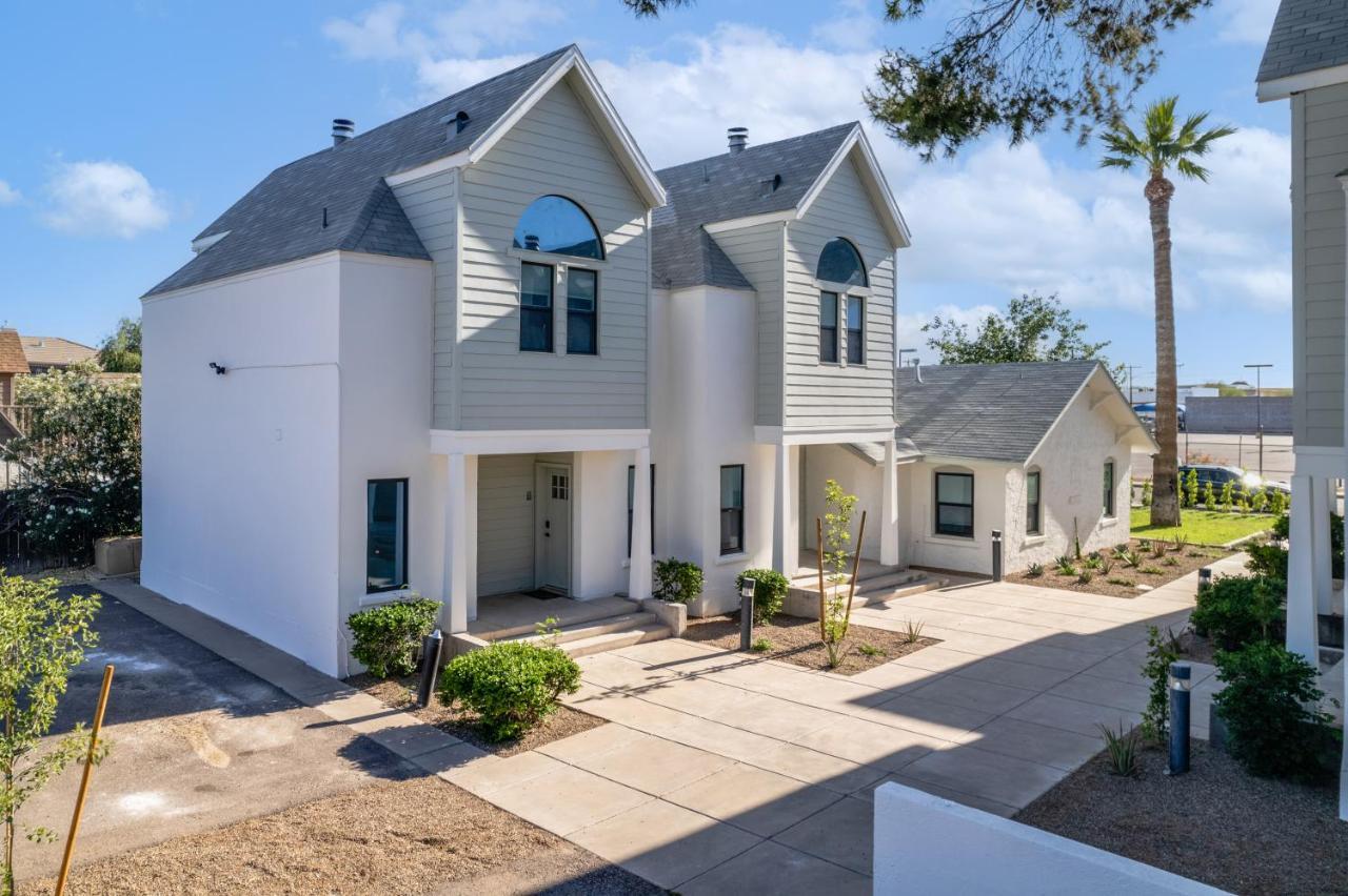 Stylish Phoenix Townhome - Foosball Table, Laundry, Parking! Exterior foto